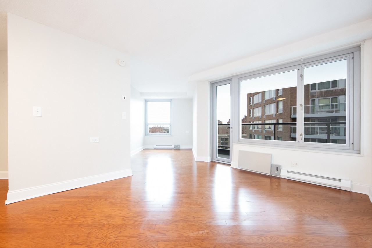 The Heritage Fifth Avenue - Photo 2 of 6