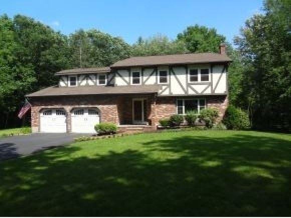30 Mulberry Ln - Photo 2 of 27