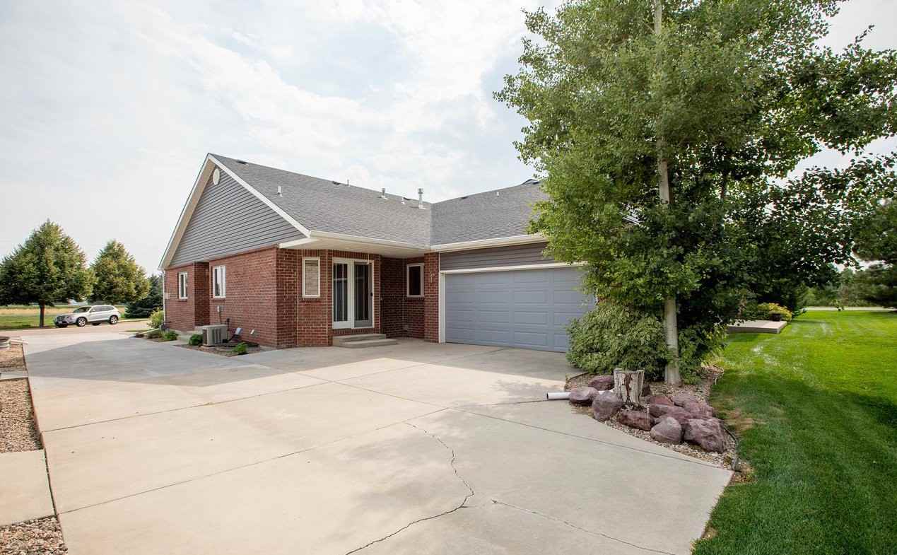 2108 Maid Marian Ct - Photo 2 of 11