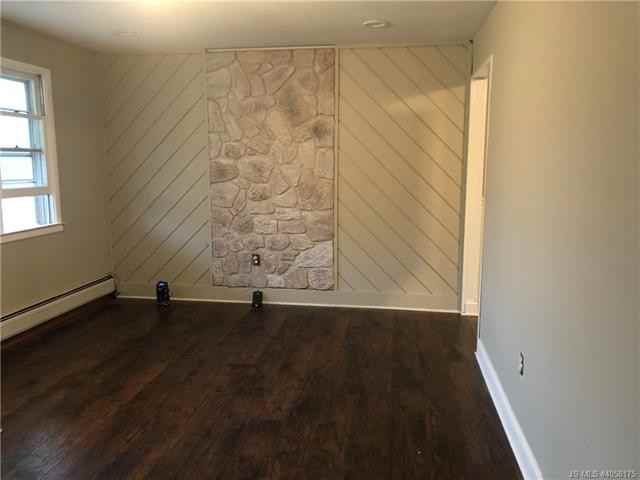 240 Twin Lakes Blvd - Photo 2 of 10