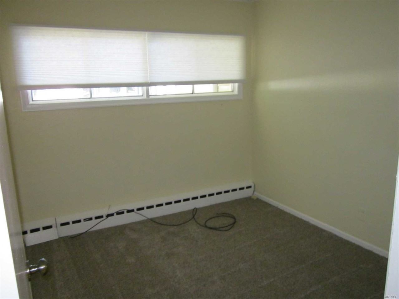 1348 Peach Ln - Photo 3 of 8