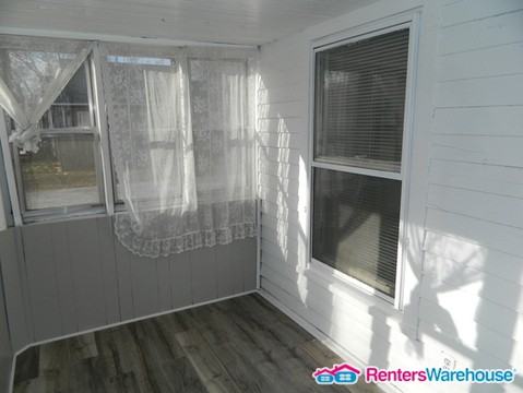 2914 Capitol Ave - Photo 2 of 15