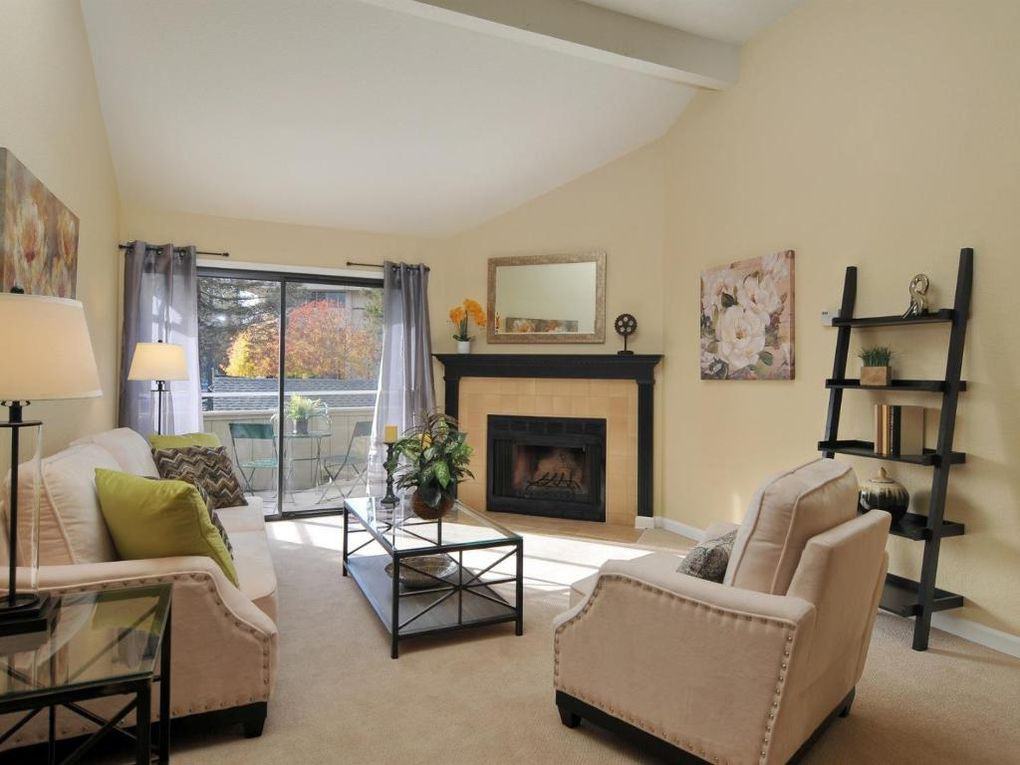 1684 Braddock Ct - Photo 2 of 17