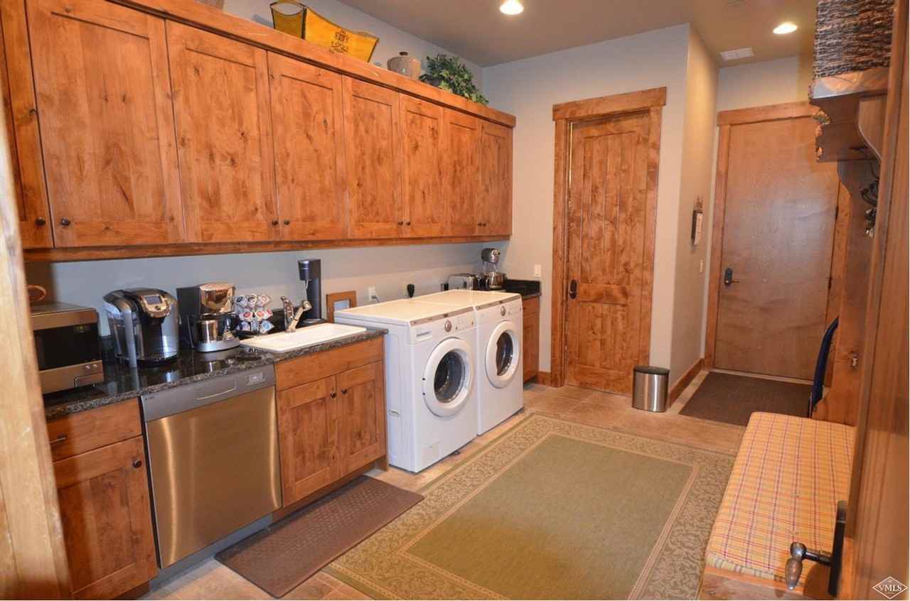 1083 Hernage Creek Rd - Photo 3 of 8