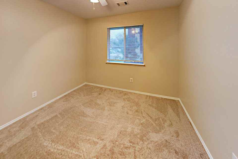 904 Blossomwood Ct - Photo 2 of 12