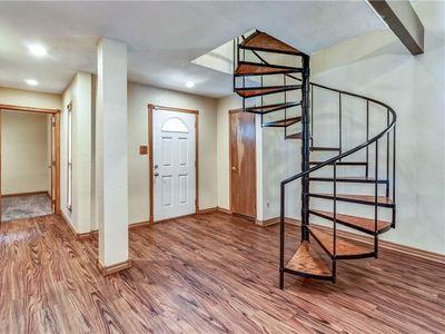 414 Hollyhill Ln - Photo 2 of 5