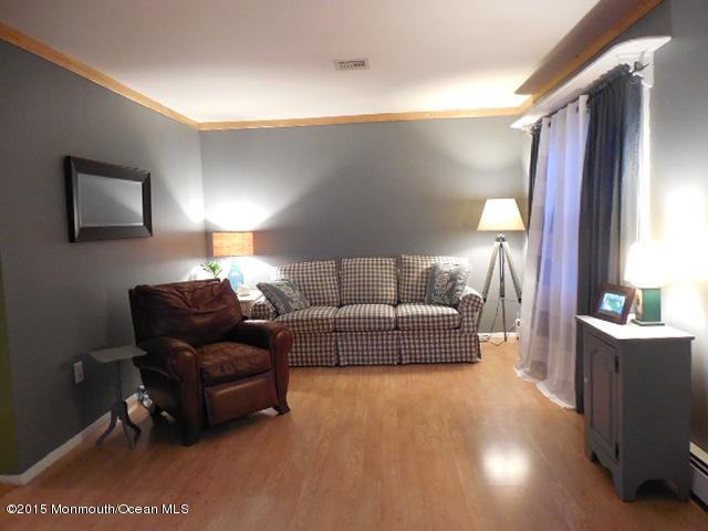 214 Sinclair Ave - Photo 2 of 14