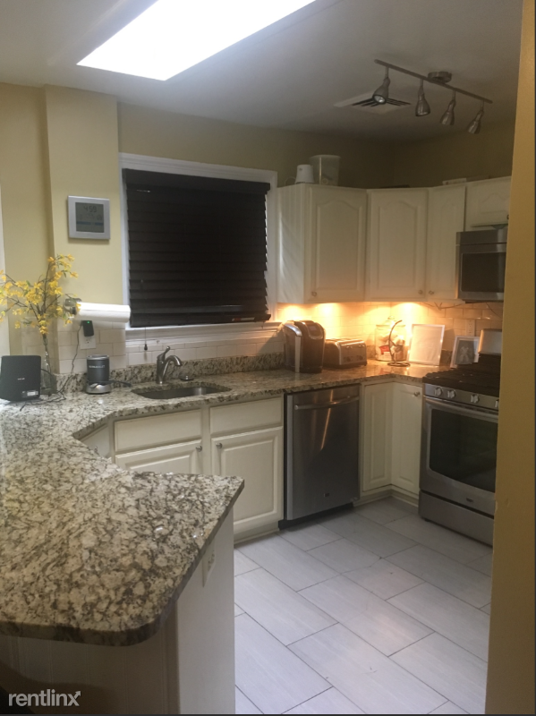 4717 Old Dominion Dr - Photo 2 of 22