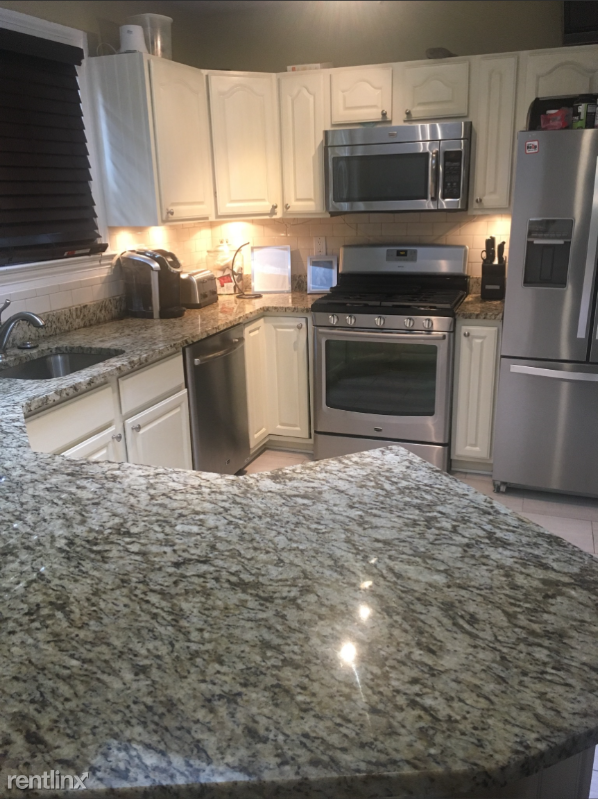 4717 Old Dominion Dr - Photo 3 of 22