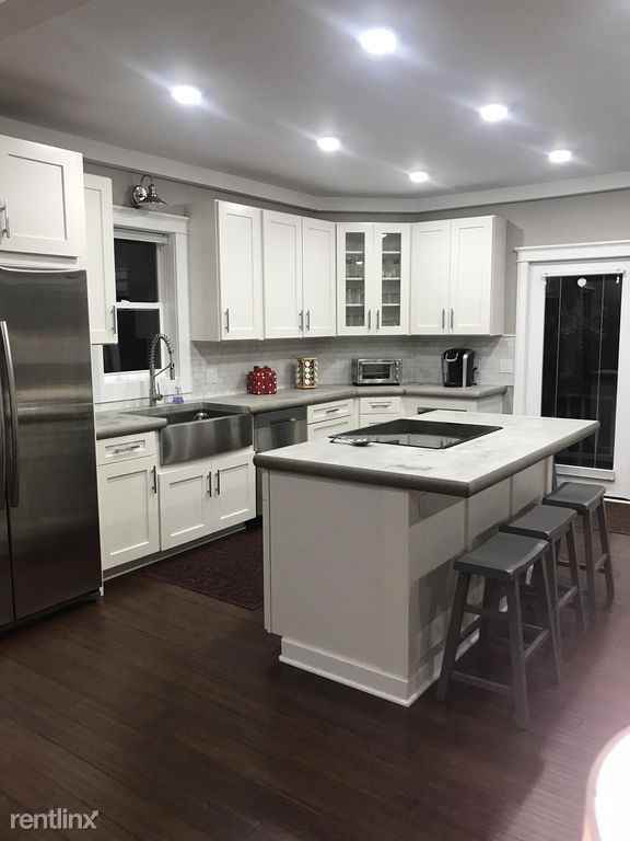 164 W 3rd St - Photo 3 of 8