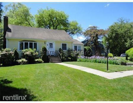 110 Clark Ln - Photo 2 of 10