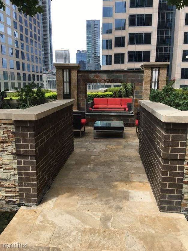 205 Brazos St - Photo 2 of 9