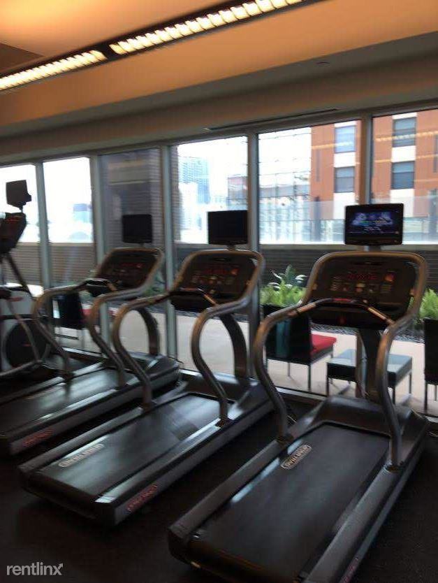 205 Brazos St - Photo 3 of 9