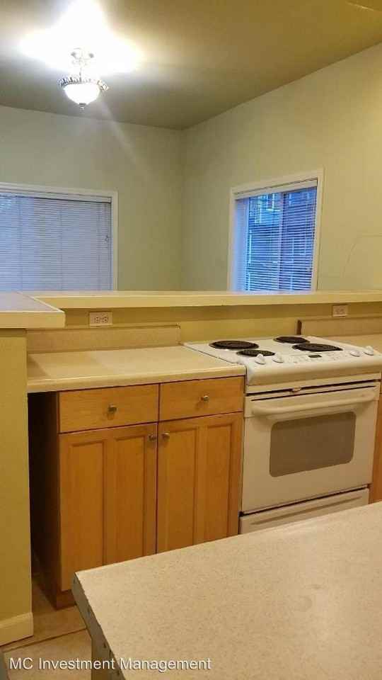 110 12th Ave E - Photo 2 of 14