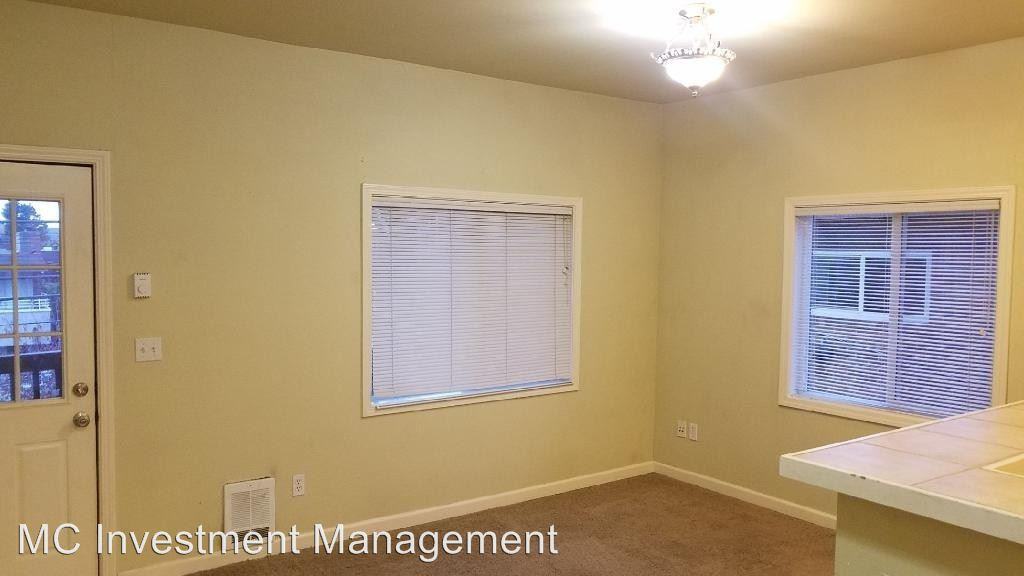 110 12th Ave E - Photo 3 of 14