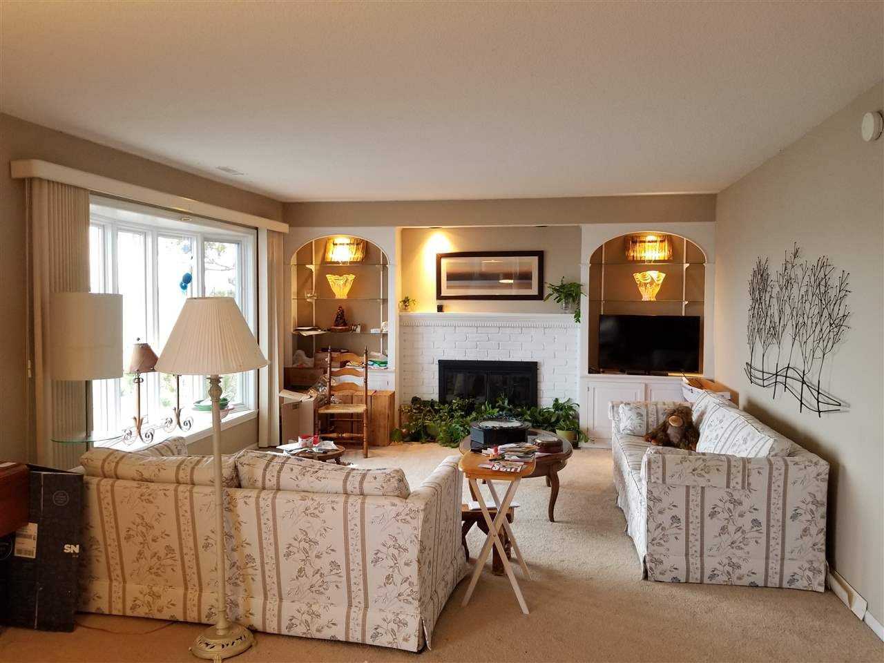 1134 Charlevoix Ave - Photo 2 of 10