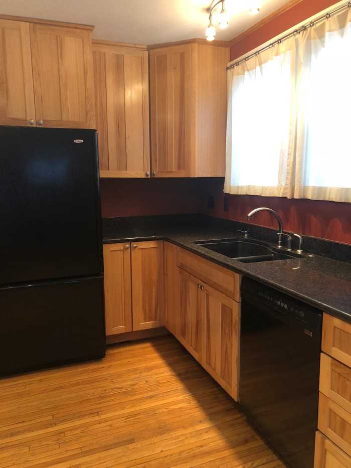 391 E Beaumont Rd - Photo 3 of 28