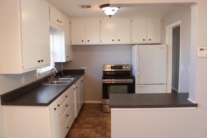 5229 Northwest 47th Street - Photo 3 of 13