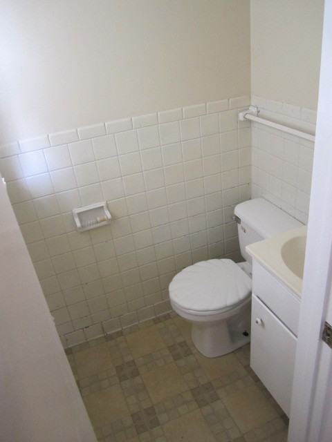 5229 Northwest 47th Street - Photo 6 of 13