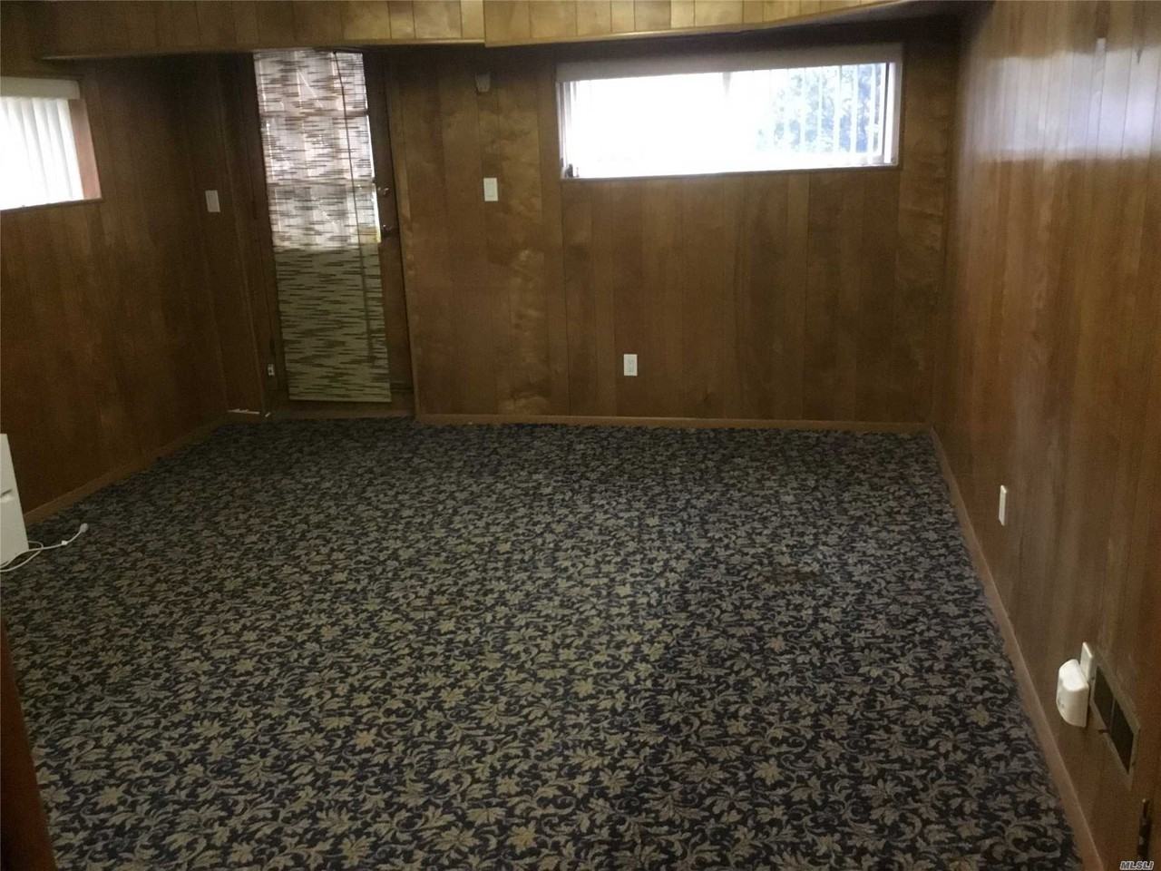 862 Westbury Rd - Photo 3 of 4