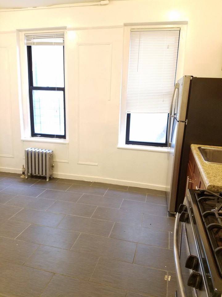 2157 Holland Avenue - Photo 2 of 6