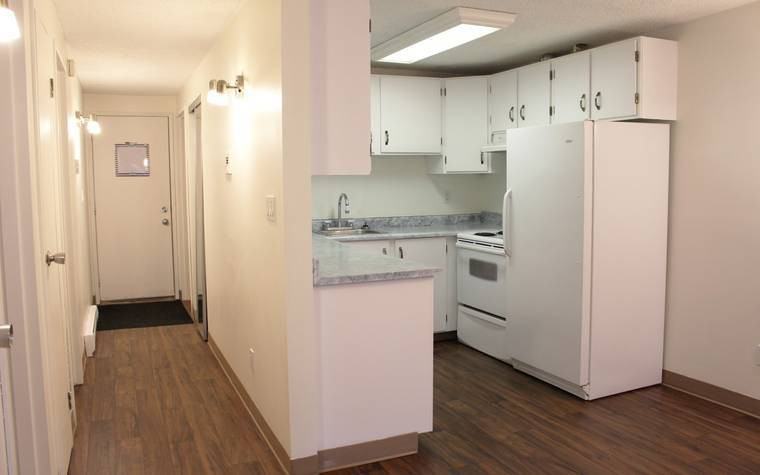 114 Clarence Avenue South Apartments 114 Clarence Ave S, Saskatoon