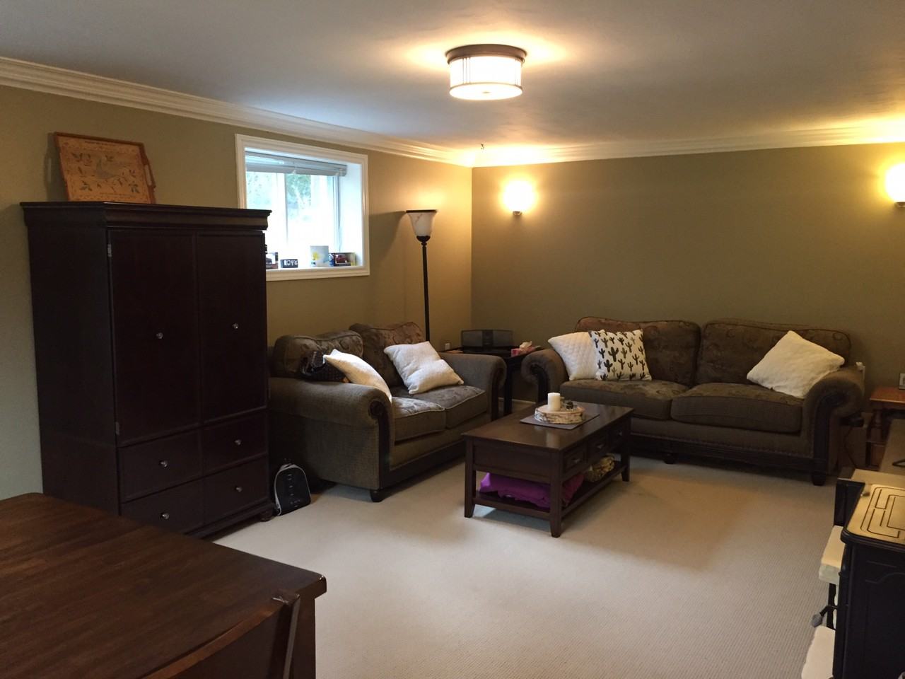 93 Rousseaux St - Photo 3 of 10