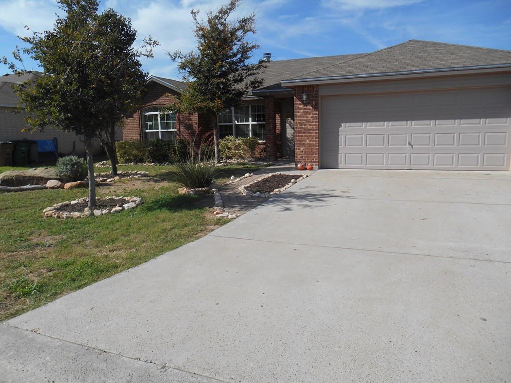1211 Johnny Lane - Photo 2 of 19