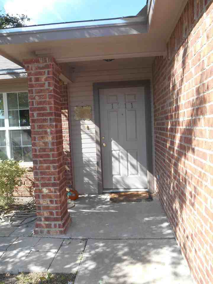 1211 Johnny Lane - Photo 3 of 19
