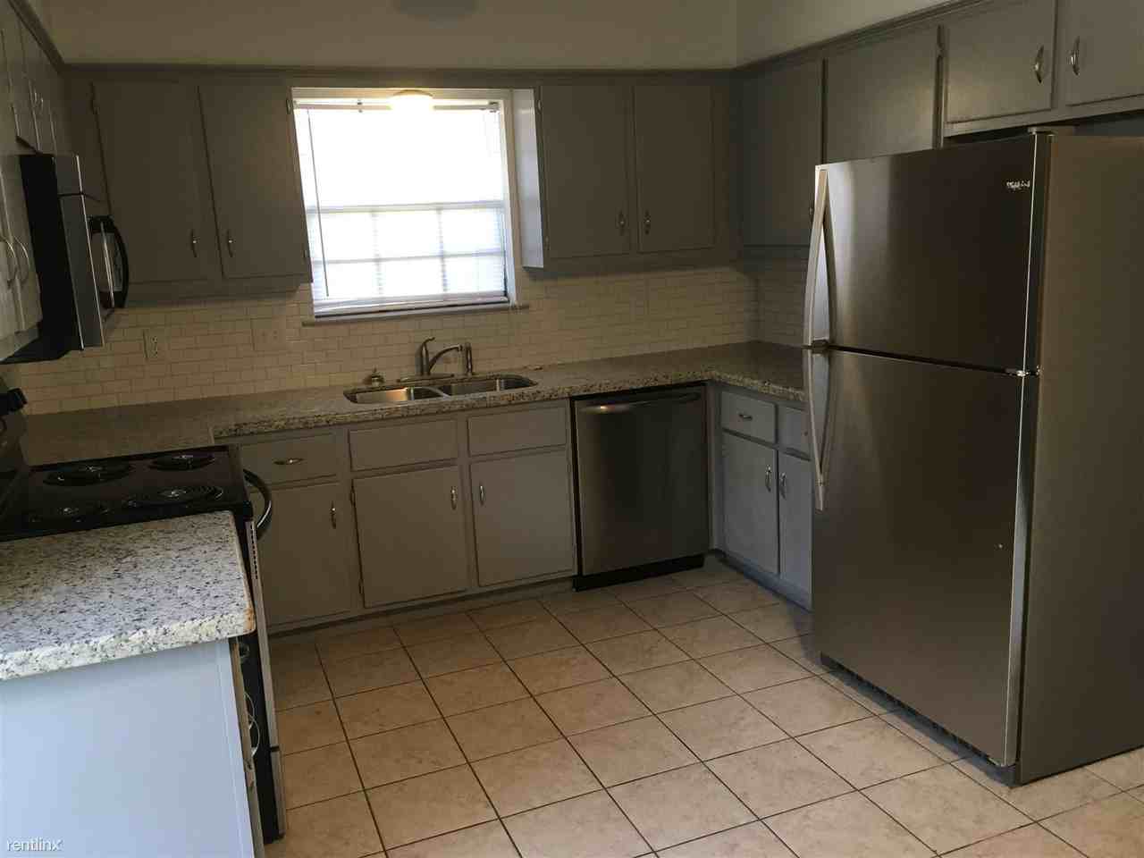 312 Brentwood Dr E - Photo 2 of 10