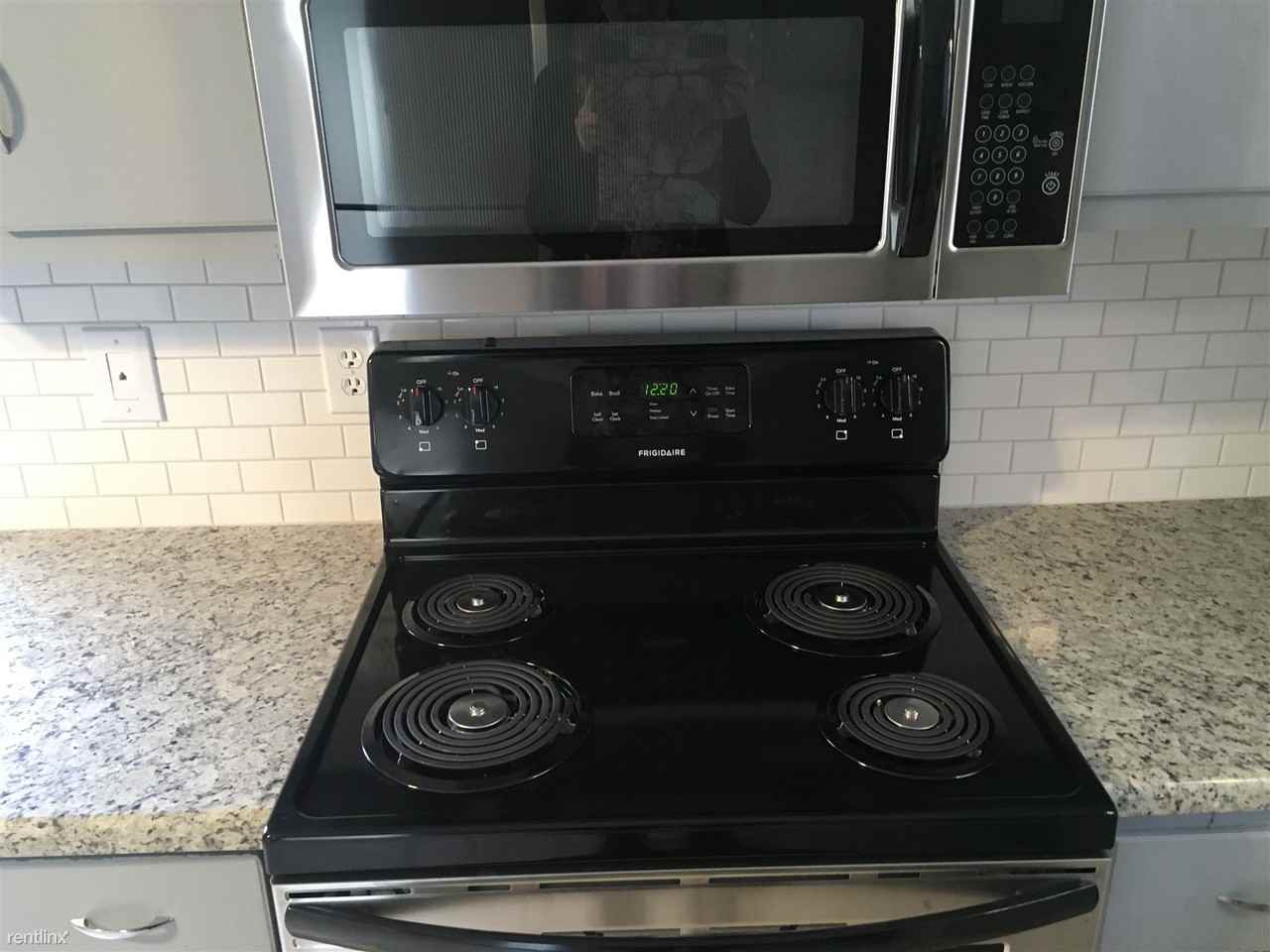 312 Brentwood Dr E - Photo 3 of 10