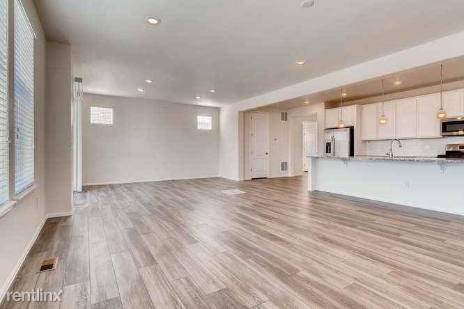 3144 Jonquil St - Photo 3 of 11