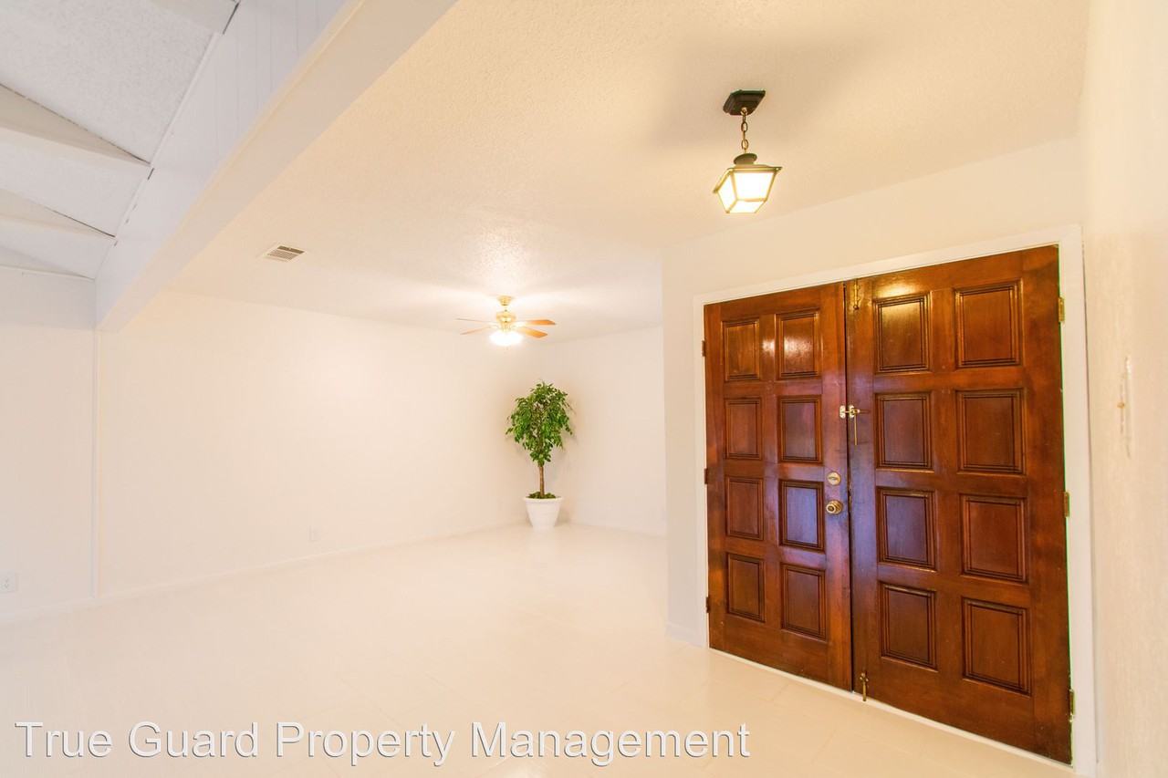 2137 Shady Grove Dr - Photo 2 of 15