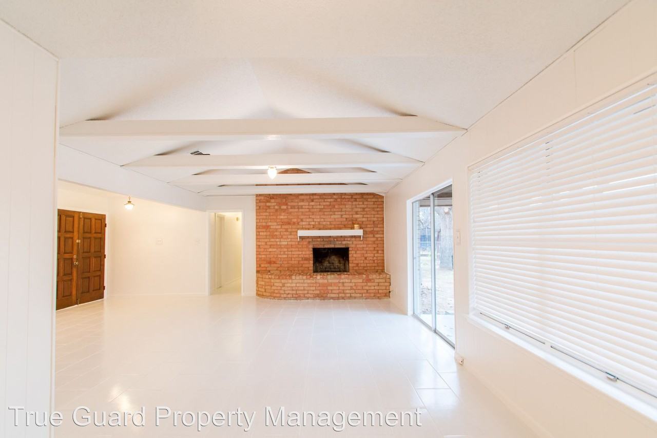 2137 Shady Grove Dr - Photo 3 of 15