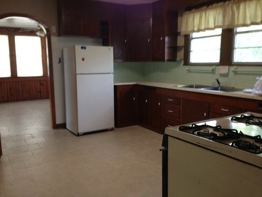 304 6th St - Photo 2 of 7