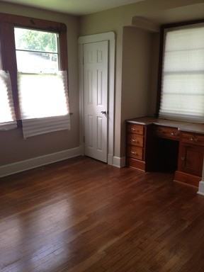 304 6th St - Photo 3 of 7