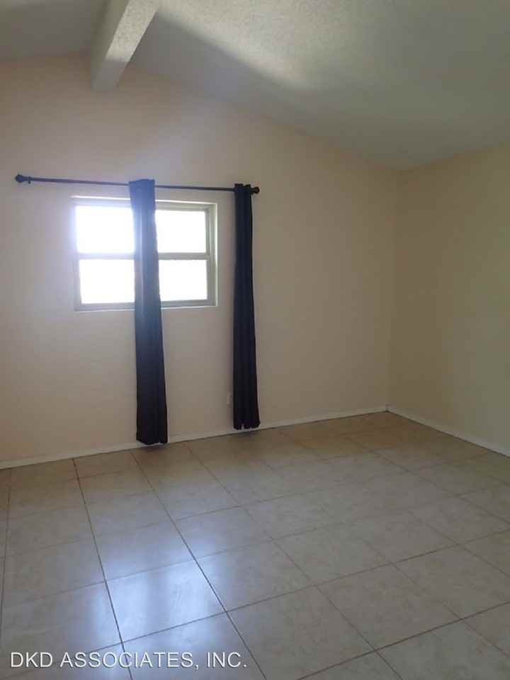 2629 Red Sails Dr - Photo 2 of 6