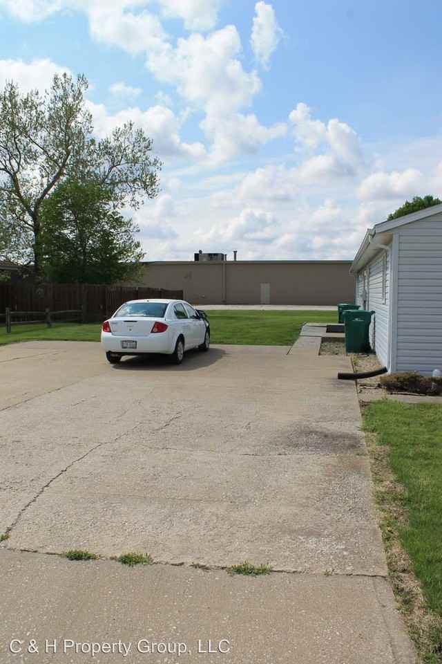 233/235 N Bower Rd - Photo 2 of 5