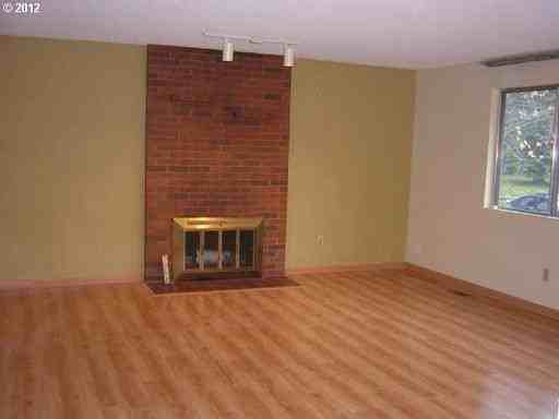 6595 SW Elm Ave - Photo 2 of 14