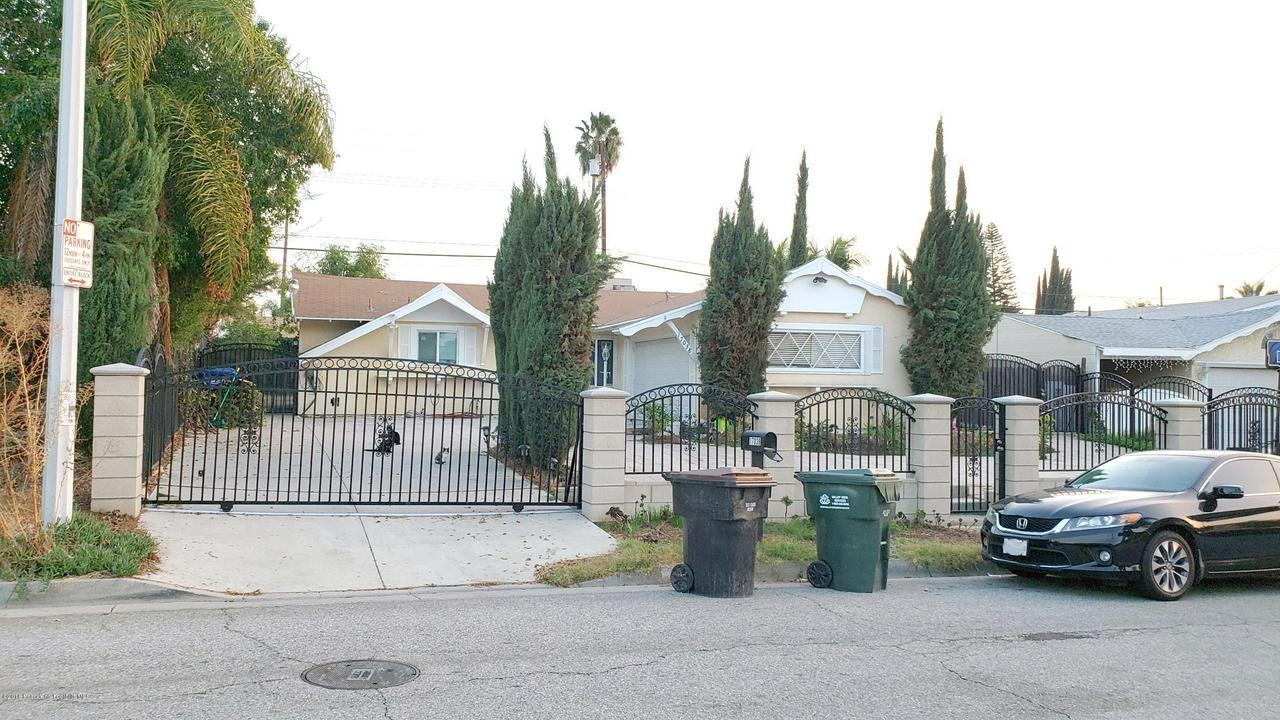 17038 Gumbiner Dr - Photo 2 of 9