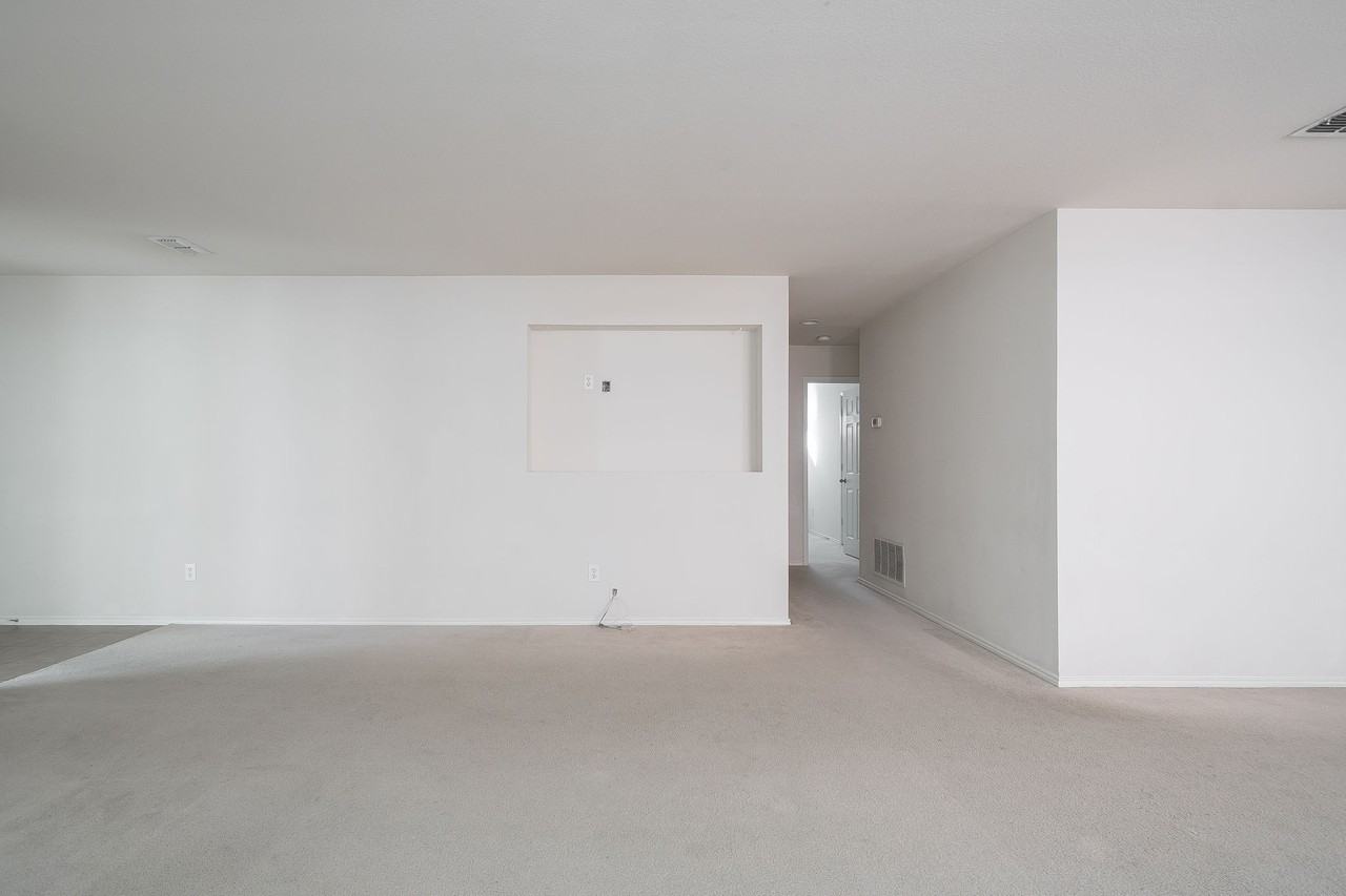 9940 Dartmouth Drive - Photo 3 of 16