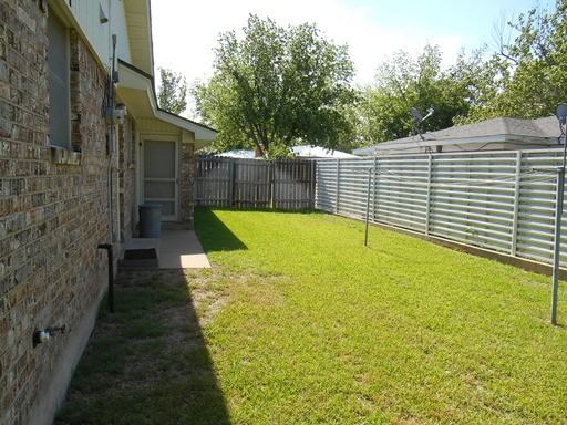 700 Michael Ln - Photo 2 of 5