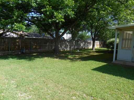 700 Michael Ln - Photo 3 of 5