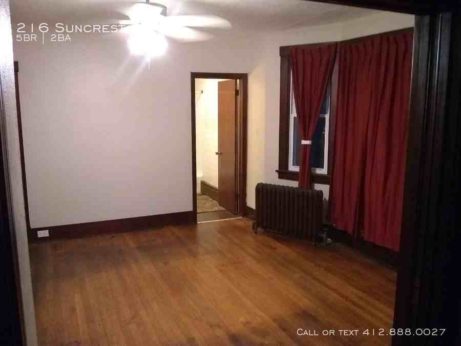 216 Suncrest St - Photo 3 of 5