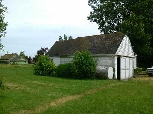 11075 Chapin Ln - Photo 2 of 32