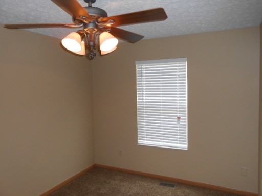 1340 Wild Horse Dr - Photo 3 of 25