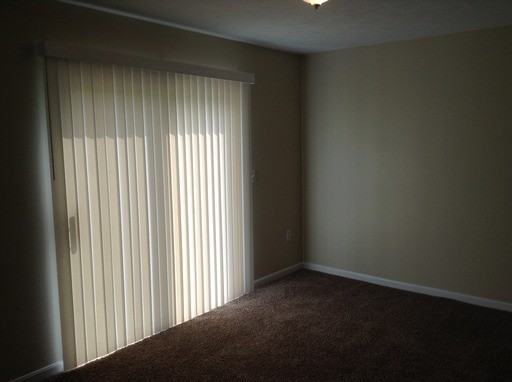 1703 Arundel Ct - Photo 3 of 12