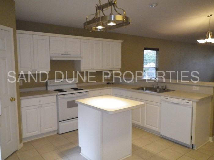 500 Desert Oak Drive - Photo 2 of 19