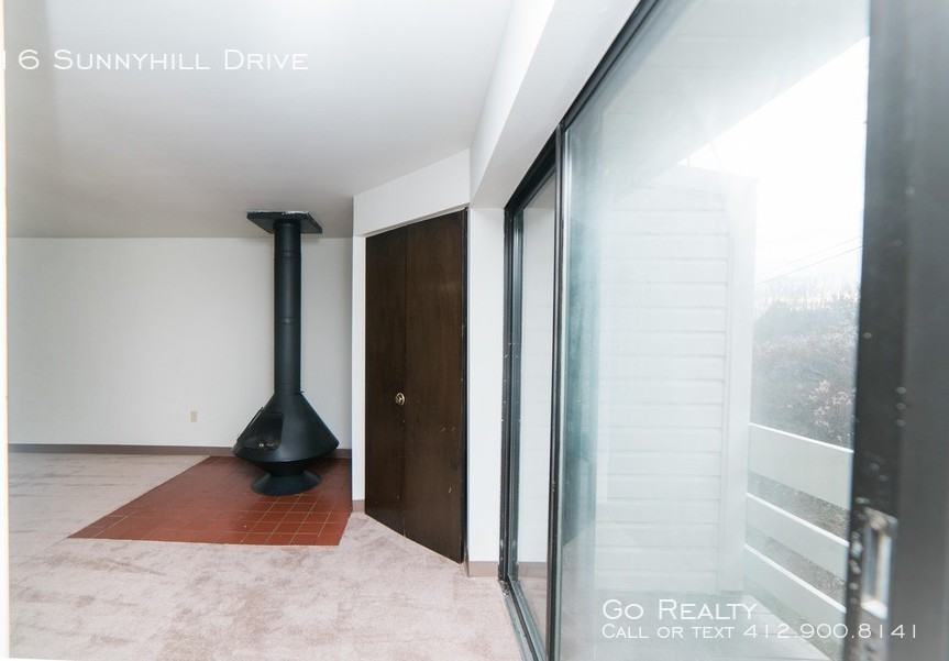 16 Sunnyhill Dr - Photo 3 of 24