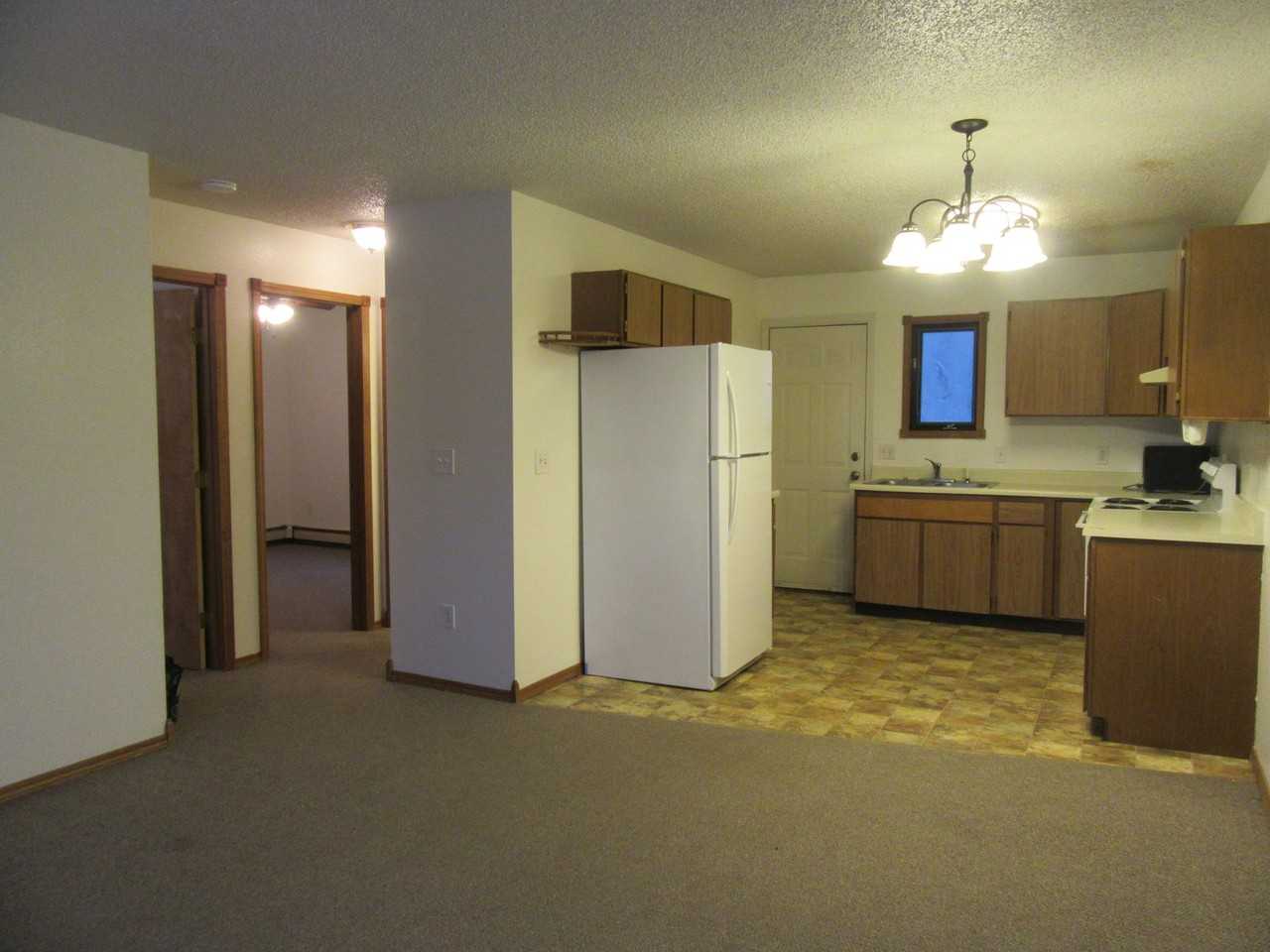 927 Stol Drive - Photo 2 of 10